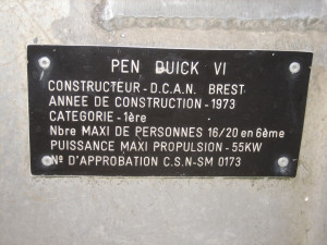 Plaque construction Pen Duick VI